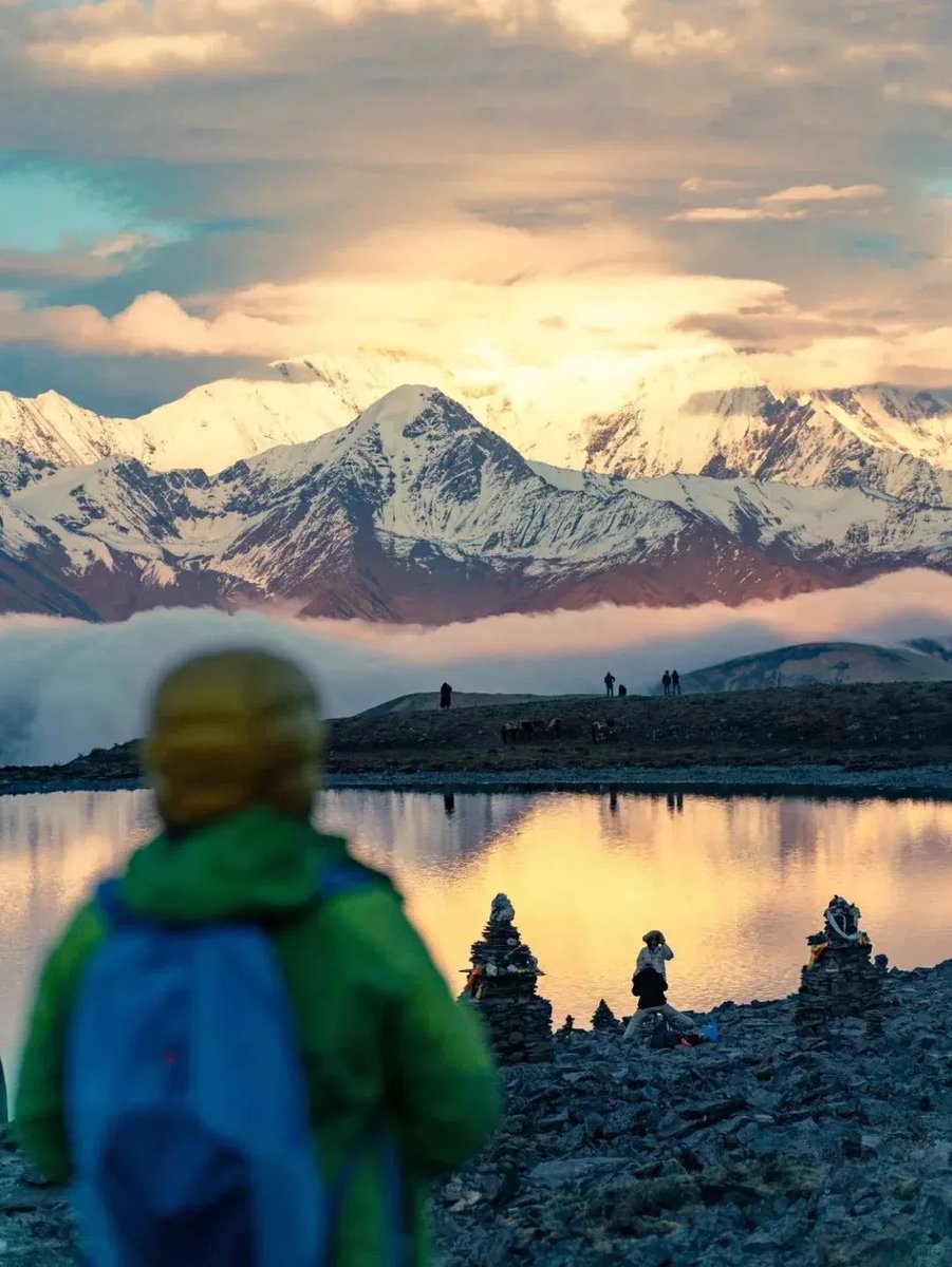 GanziChina's tweet image. Ganzi Road Trip: May Day Special 
Third stop: Zimei Pass 
📍Gongga Mountain Township, Kangding
Only 5km from Gongga Mountain! Best spot for close-up views + magical sea of clouds.
#GanziGuide #SpringTrip #Travel #China #Holiday #MayDay #LaborDay #HOLIDAYストリーミング #Sichuan