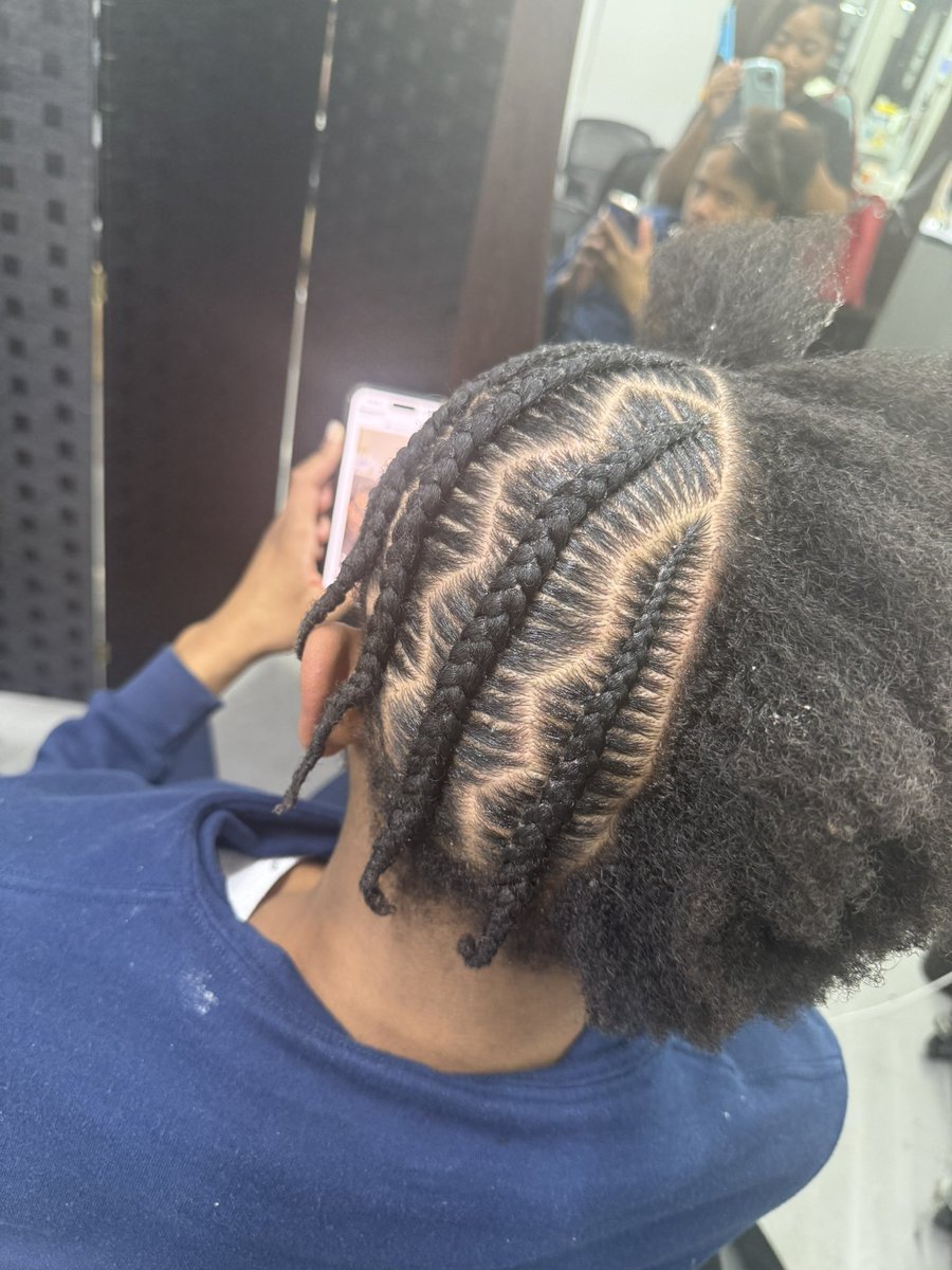 Capps13th's tweet image. 