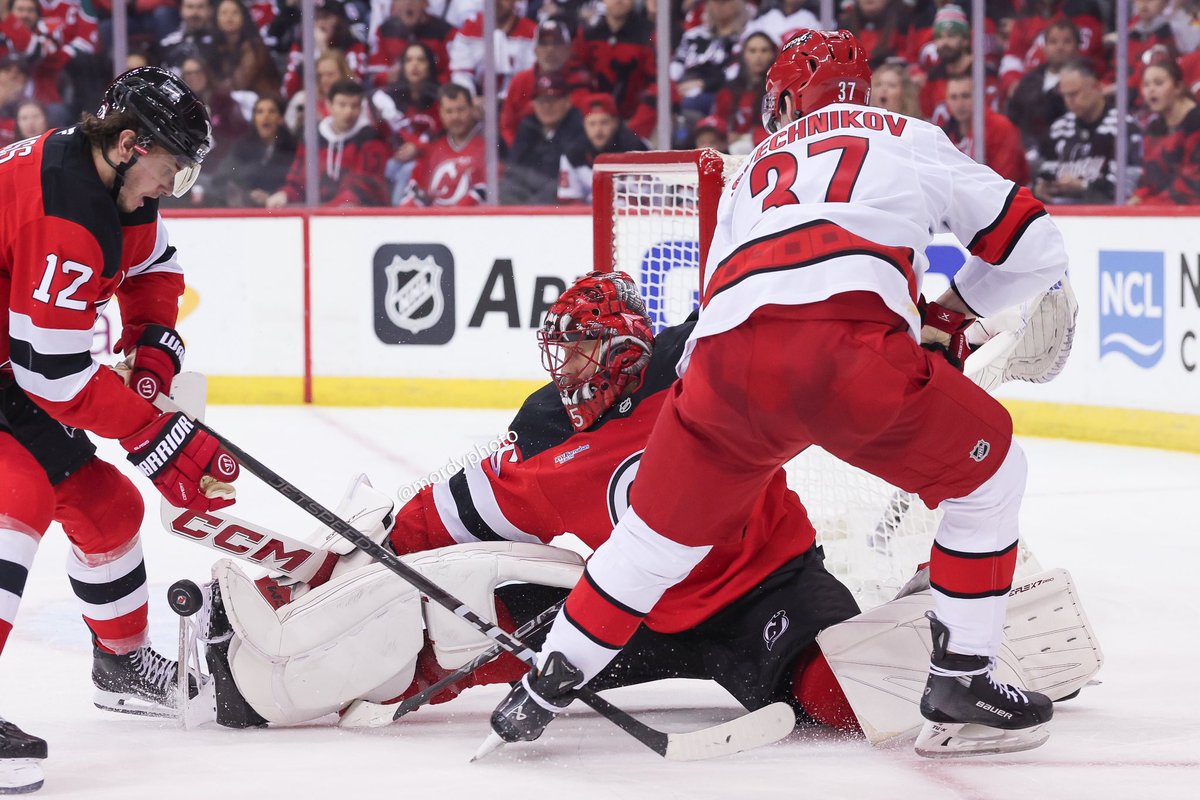 Marky Toe Save 🚧 @markstrom25 
#mordyphoto #njdevils #nhl #hockey #nhlpa #sports #photography #canon