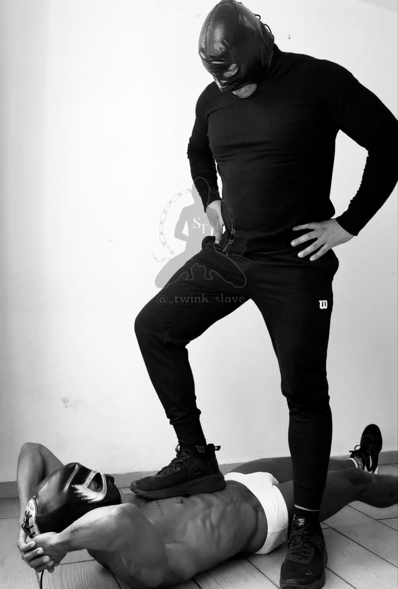 _twink_slave's tweet photo. @atuspies12 Este es mi amo, tiene gustos por: gutpunching, tortura de pezones, ballbusting, bondage, azotes, lluvia dorada, causar dolor y humillación (respetando límites y cuidando a sus esclavos)
SOLO CDMX, si quieres contactarlo, sera a traves de mi https://t.co/zZ8U9t9EVB