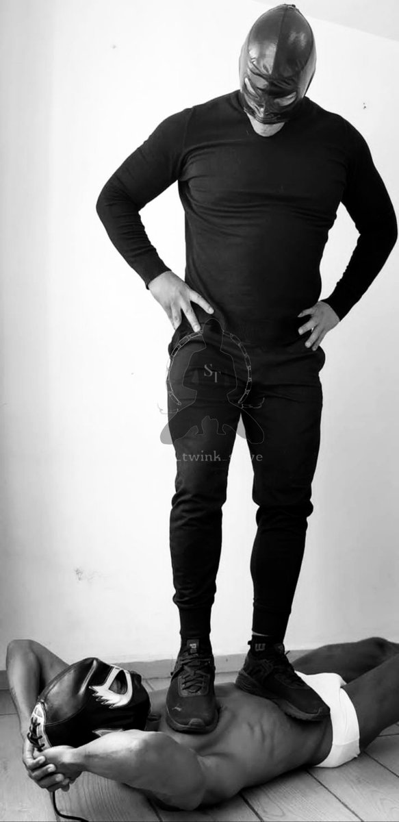 _twink_slave's tweet photo. @atuspies12 Este es mi amo, tiene gustos por: gutpunching, tortura de pezones, ballbusting, bondage, azotes, lluvia dorada, causar dolor y humillación (respetando límites y cuidando a sus esclavos)
SOLO CDMX, si quieres contactarlo, sera a traves de mi https://t.co/zZ8U9t9EVB