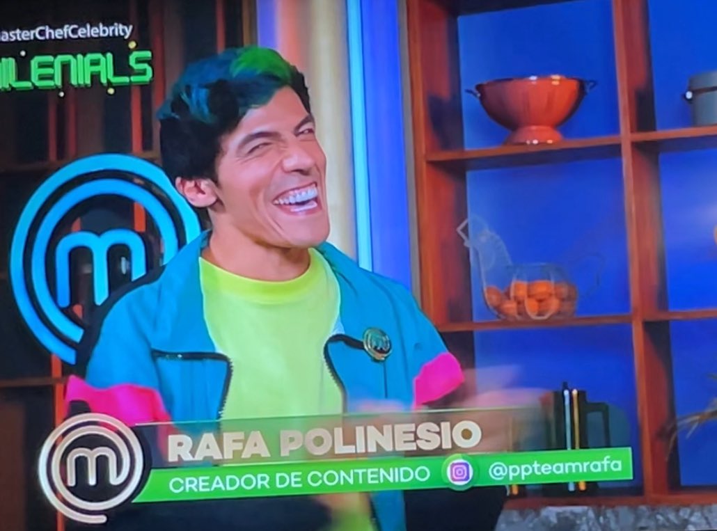 PPTeamDai's tweet photo. mi Rafita con el piiin, estoy muy orgullosa de ti😭😭😭💚

 #MasterChefCelebrity https://t.co/HJ4aPQdH5i