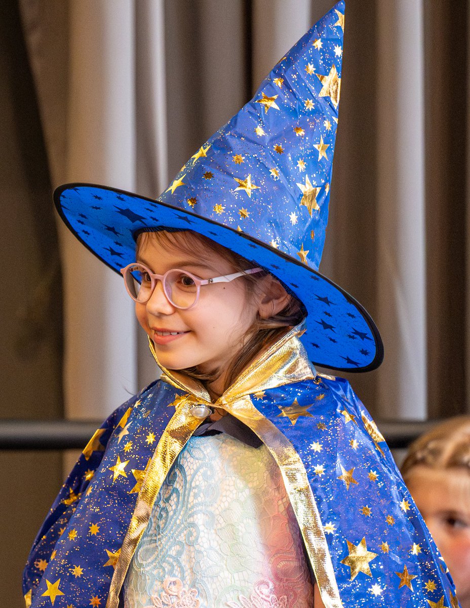 britishschoolro's tweet image. Once upon a stage… 🎭 Our talented pupils brought the magic of the Brothers Grimm tales to life in a captivating performance, filled with charm and wonder. ✨
#BSB #WeAreBSB #FeelingExcellent