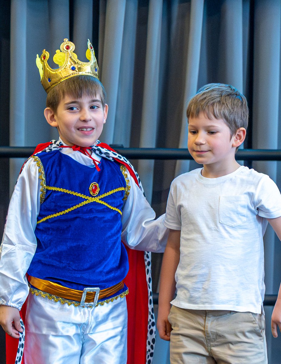 britishschoolro's tweet image. Once upon a stage… 🎭 Our talented pupils brought the magic of the Brothers Grimm tales to life in a captivating performance, filled with charm and wonder. ✨
#BSB #WeAreBSB #FeelingExcellent