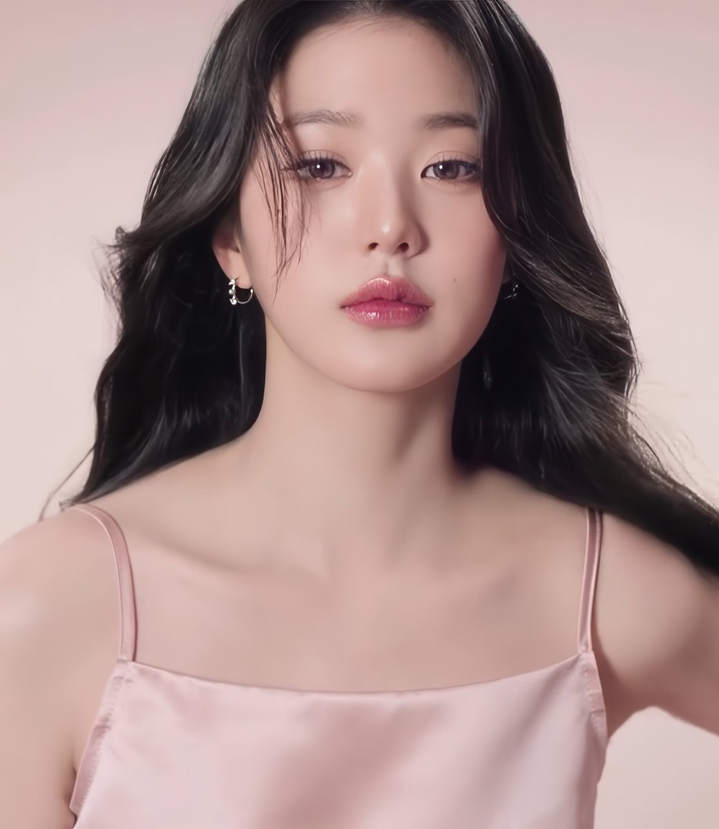 wonyoungdollz's tweet photo. I’m in love ✨ (4K) 

#장원영 #JANGWONYOUNG #IVE https://t.co/M8mg6Blpls