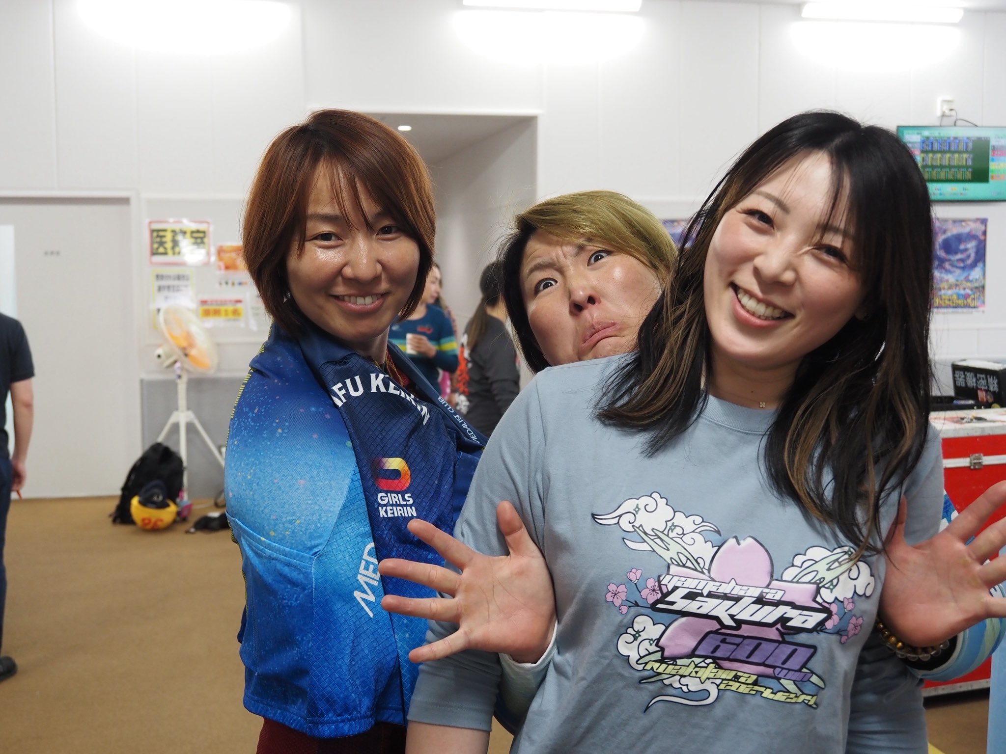 児玉碧衣の優勝サイン入りポロシャツ トップくん＆ウィンちゃん on X: 