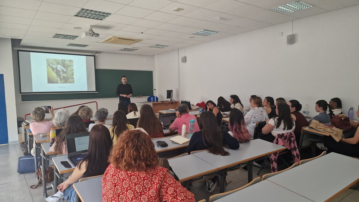 Ya hemos comenzado nuestro I Seminario #ensamblaje #creación #arte en el marco de <a href="/assemblagelit/">RELY project</a> y el apoyo de, entre otros, <a href="/IGIUMAoficial/">IGIUMA</a> Compartí el módulo 1 con José Mª Escalona y fue un lujo tenerlo como ponente