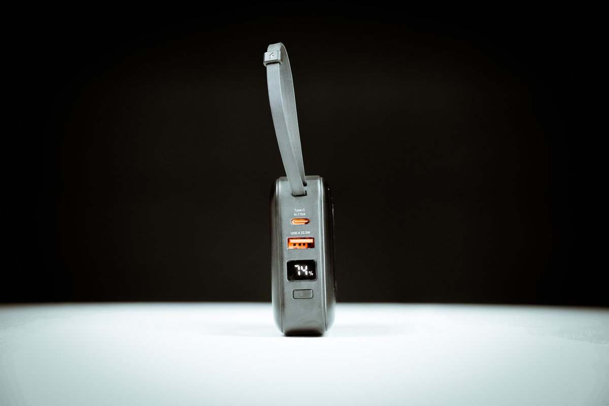 TechFactsRafee's tweet image. Super product 👌
#Stuffcool maveric mini is an ultra compact 20000mAh Powerbank,that comes with built-in Type-C (20W) &amp;amp; Lightening cables (20W),with a mini display,Small in size &amp;amp; Easy to Carry 👌
Max power output: 22.5W (USB)
Input: 18W
Price:₹2299
Link: bit.ly/3YkVKzc