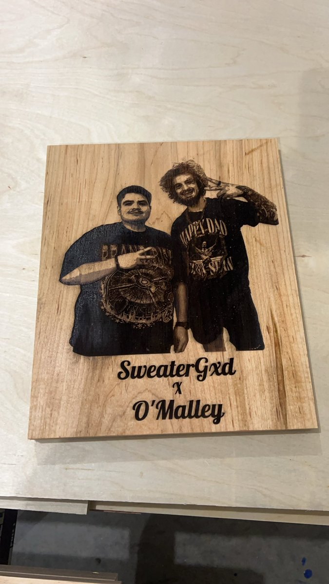 TortoiseDealer's tweet photo. This came out awesome. Burning the picture into the wood.

@SweaterGxd 
@SweaterUpdatess 
@SugaSeanMMA 

#BrandRisk https://t.co/8vdxwcYHrJ