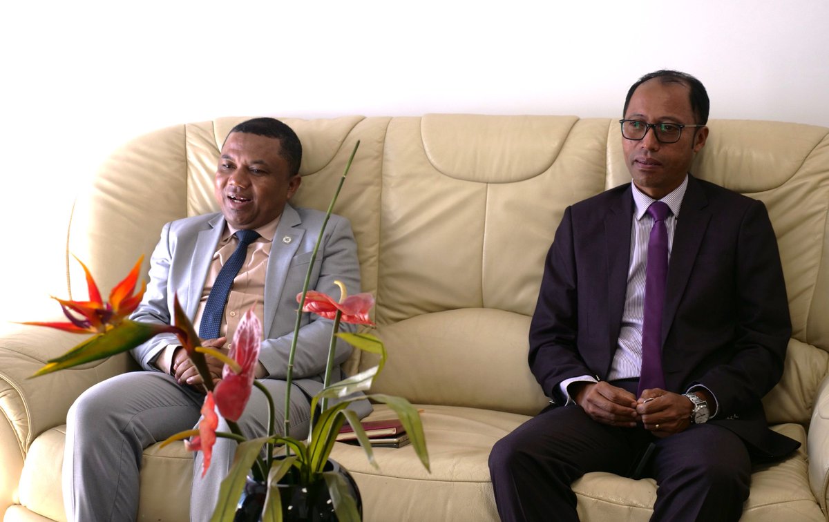 Nandray ny Tale Jeneralin'ny BIANCO sy ny Tale Jeneraly mpisolo toerana ny ARAI ny filohan'i CSI, Andriamatoa Jean Louis ANDRIAMIFIDY ny zoma lasa teo. Voaresaka nandritra izany ny fanamby miandry amin’ny fampiharana ny SNLCC 2025-2030