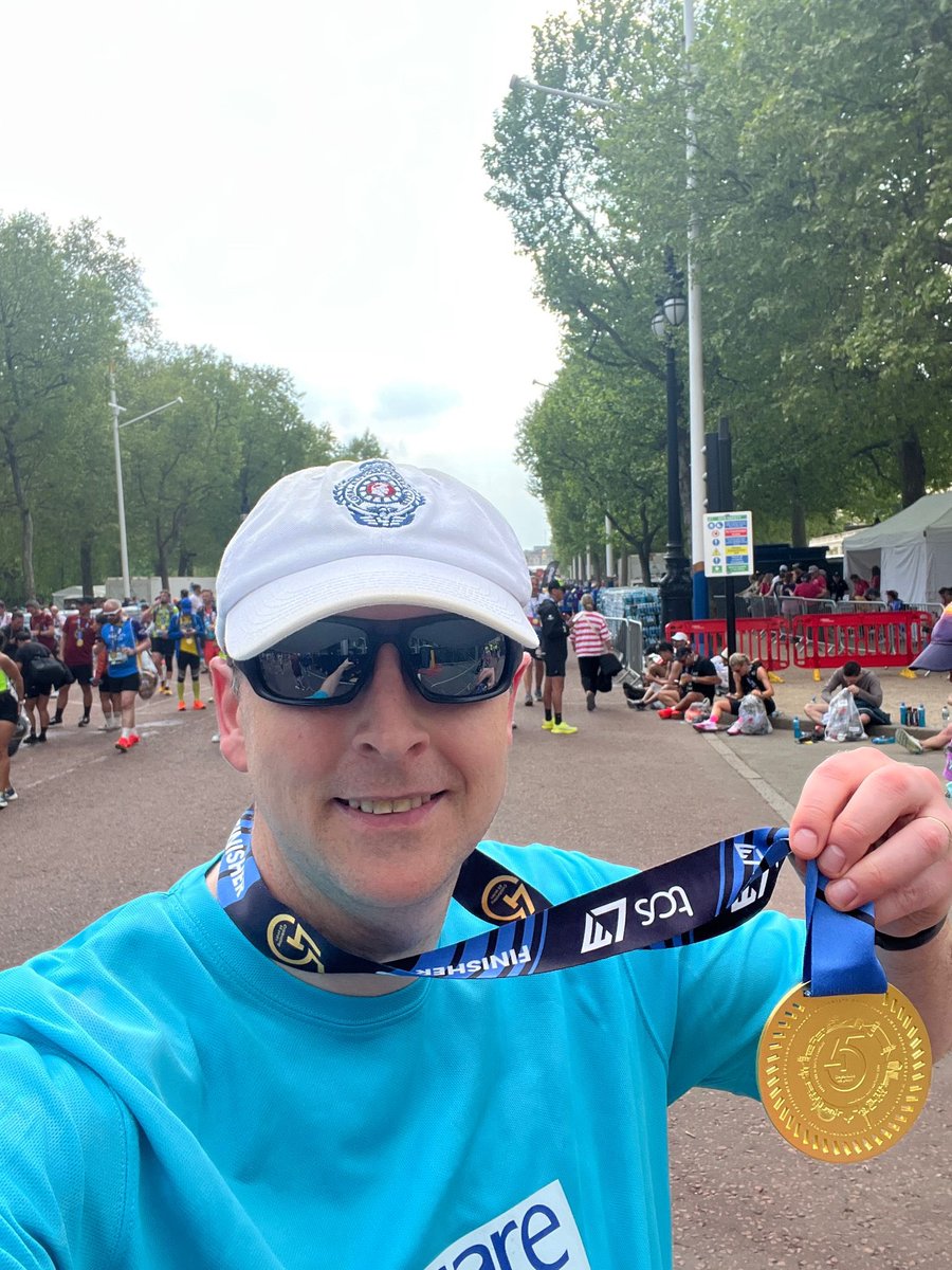 Congratulations to Trustee William Gietzmann for running in the London Marathon for <a href="/UCAREoxford/">UCARE 💙 #DoYouCUs</a> 

He specialises in kidney cancer surgery <a href="/OUHospitals/">OUH</a> .

ucare-cancer.enthuse.com/cf/william-gie…