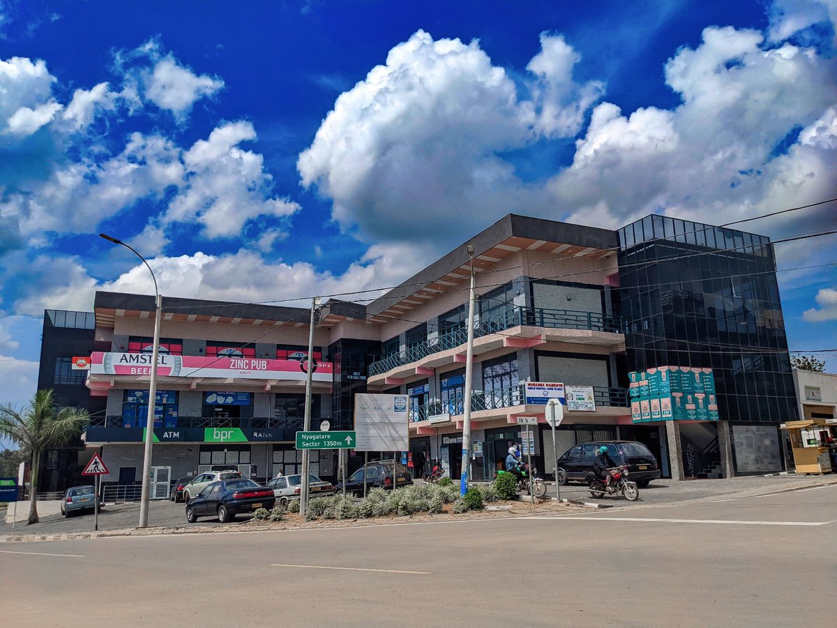📸 AMAFOTO📸 

Ibikorwaremezo mu Mujyi wa <a href="/NyagatareDistr/">Nyagatare District</a>.  Uyu ni umwe mu Mijyi yunganire <a href="/CityofKigali/">City of Kigali</a>

<a href="/PudenceR/">Pudence RUBINGISA</a> <a href="/RwandaLocalGov/">Ministry of Local Government | Rwanda</a> <a href="/LuckyIbnMiraj/">Luckman Nzeyimana</a>
