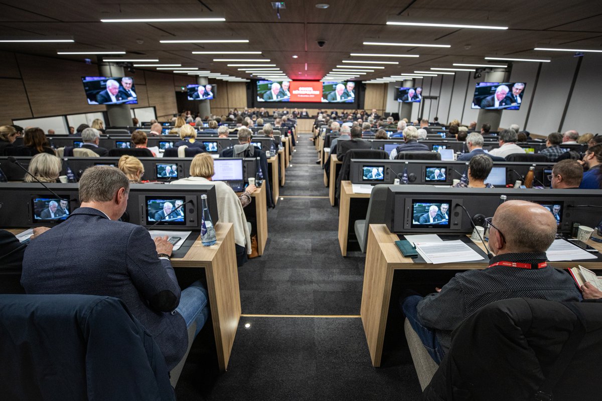 💬 Le friche Verlinde à <a href="/VilledeLoos/">Ville de Loos</a>, le site du château à Bousbecque, les projets Extramobile, la gestion du nouveau réseau chaleur...
🔸 Le point sur les grandes délibérations adoptées ce 24 avril par le conseil métropolitain.
ℹ️ lillemetropole.fr/actualites/fla…