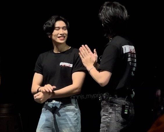 roybllv's tweet photo. 𝐓𝐡𝐞 𝐰𝐚𝐲 𝐁𝐚𝐢𝐛𝐞𝐧 𝐥𝐨𝐨𝐤𝐬 𝐚𝐭 𝐁𝐢𝐮 🥹🖤💙

#ไบเบิ้ลบิว
#BibleBuild https://t.co/1LVAOro2R3
