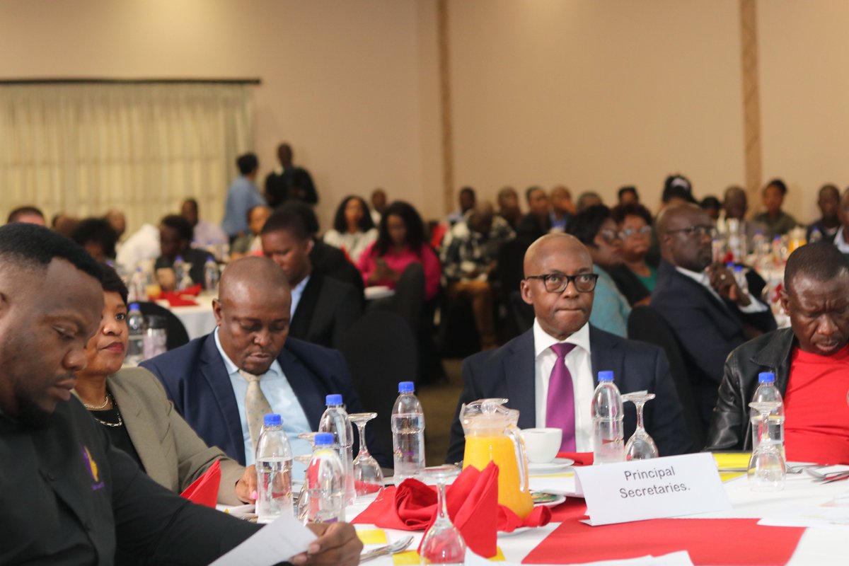 BEswatini's tweet image. BREAKING: Eswatini launches its National Workplace Wellness Policy!

Theme: “Tech Meets Humanity” – because tech should empower, not overwhelm, workers. 

Join the movement for safer, healthier workplaces! #WorkplaceWellness #DigitalBalance #SafetyAtWork