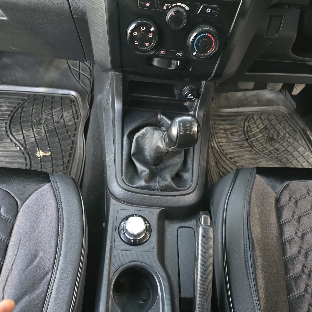 PowermatB's tweet photo. #Isuzu #dmax #dcab
- 2021 model
- 2500cc diesel
- manual 4wd
- local assembly
- superbly clean
@ 3.7m
βοΈ 0721690280 / 0715542777 https://t.co/deVePLfKSi