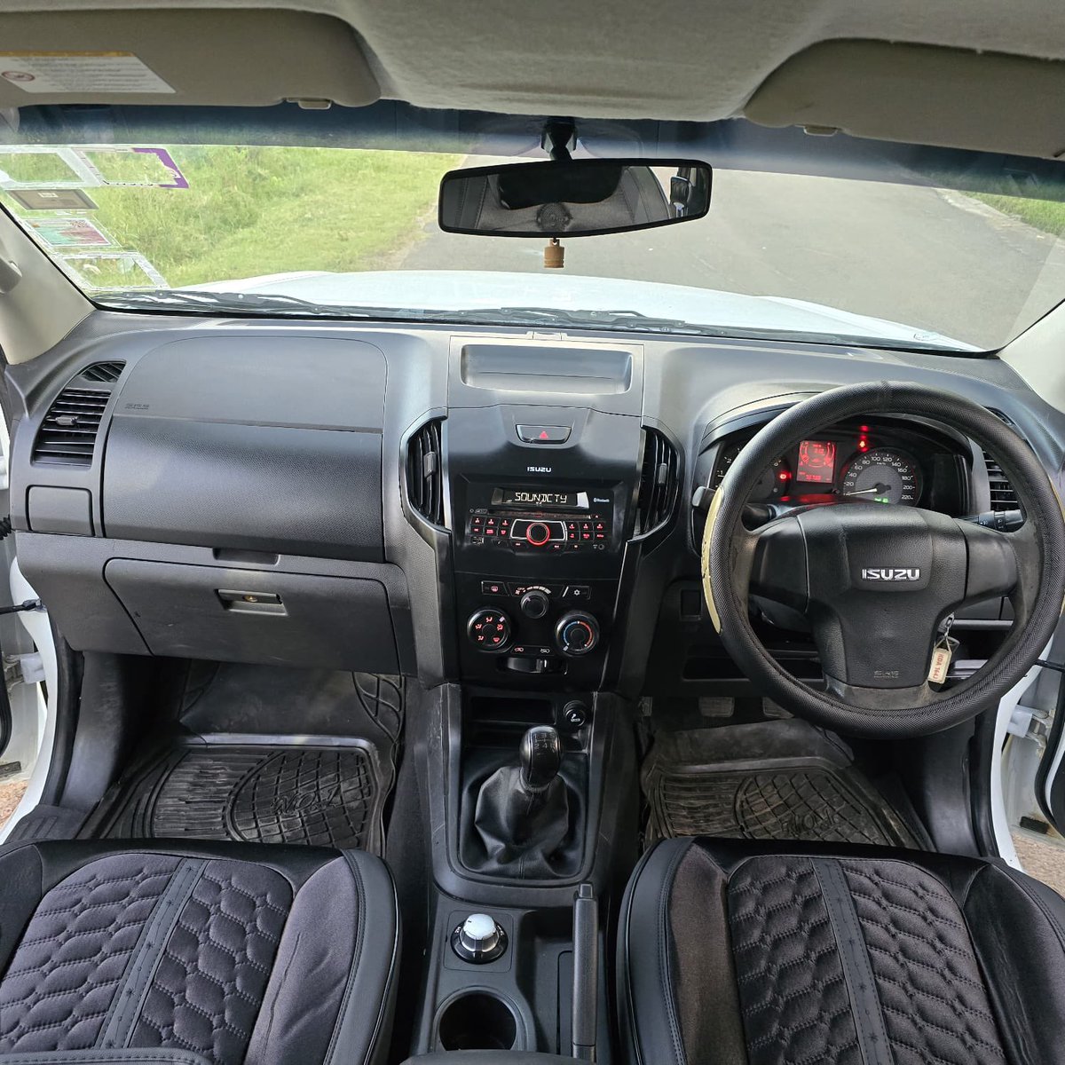 PowermatB's tweet photo. #Isuzu #dmax #dcab
- 2021 model
- 2500cc diesel
- manual 4wd
- local assembly
- superbly clean
@ 3.7m
βοΈ 0721690280 / 0715542777 https://t.co/deVePLfKSi