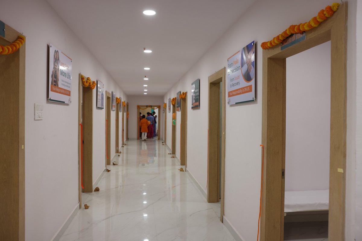 Dr_BalrajuNaidu's tweet image. Here&apos;s a glimpse into ONUS Robotic Hospitals, Uppal 🏥✨
From state-of-the-art technology to world-class facilities, every corner is designed with one goal — to deliver exceptional care and comfort.
Step inside and experience the future of healthcare, today! 🌟