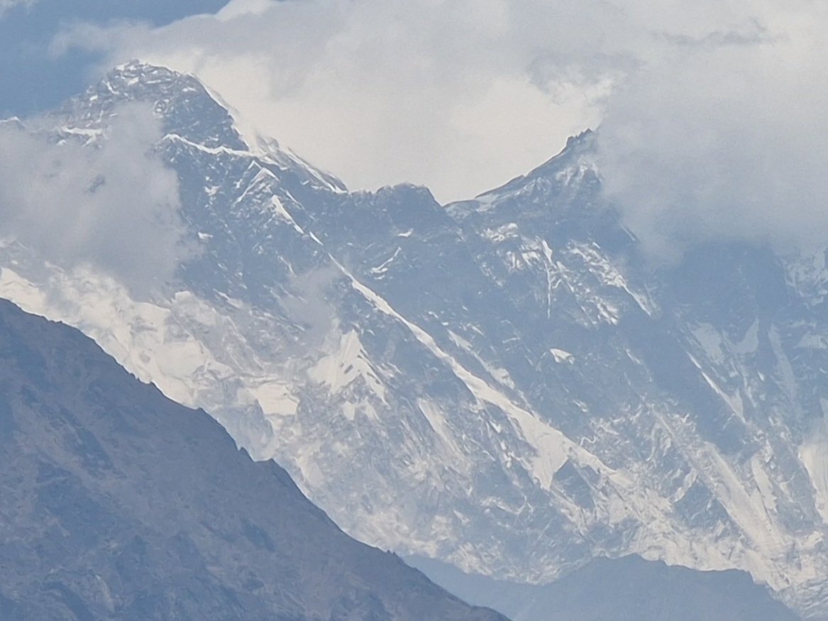Everest (L), Lohtse (R) air much thinner here now
