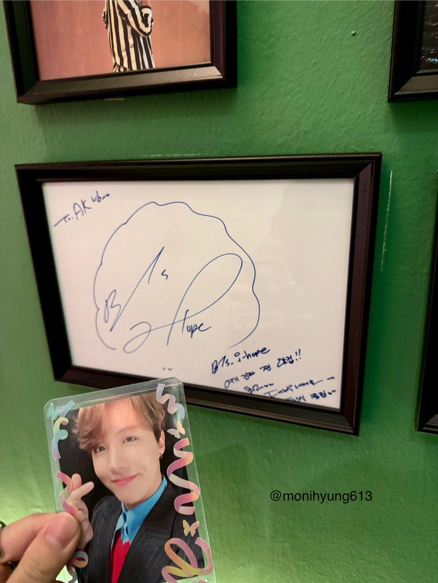 monihyung613's tweet photo. YOOOOO HOBI WAS HERE 🥹🐿️💜

#HOPE_ON_THE_STAGE_TOUR_SINGAPORE #JHOPE #HOS_TOUR_Singapore https://t.co/biNvlCJddn