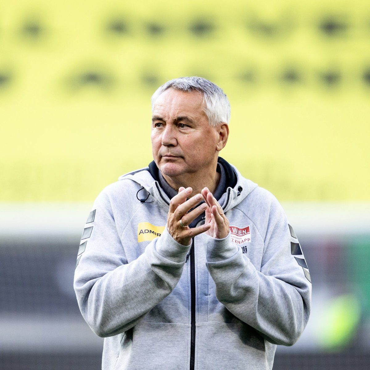 austria_sk's tweet photo. „Ich wünsche der Austria alles Gute“
Peter #Pacult nimmt mit einer starken Botschaft Abschied von der Austria Klagenfurt: https://t.co/V6glcfu64E
#SKA #ForzaViola https://t.co/tUYTXGMcv2