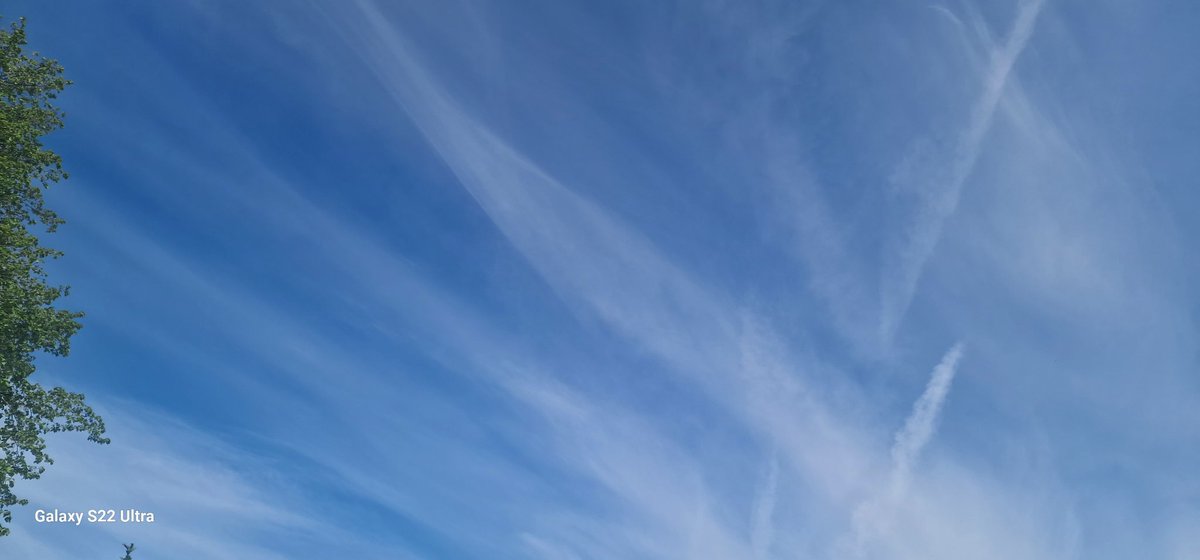 sibo60's tweet photo. Cant believe they are doing this and nobody gives a shit geoengineer https://t.co/54ZeX5zfEE