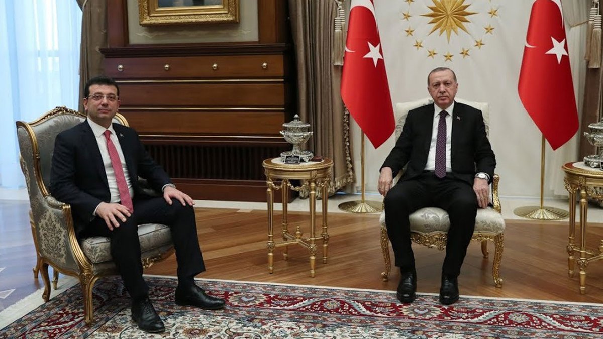 ADAMIN SOY ADI İMAMOĞLU HİLAFETİ YIKIP CUMHURİYETİ KURAN ATATÜRKÜN PARTİSİNE LİDER OLMAYA ÇALIŞIYOR

YIKILAN HİLAFETİ YENİDEN KURMAK İSTEYEN
CEZAEVİNE GİRİP LİDER ÇIKAN ERDOĞANIN LİDERLİĞİNDE CEZAEVİNE ATILIYOR

HALK ERDOĞAN GİBİ ONUNDA CEZAEVİNDEN LİDER OLARAK ÇIKMASINI İSTİYOR