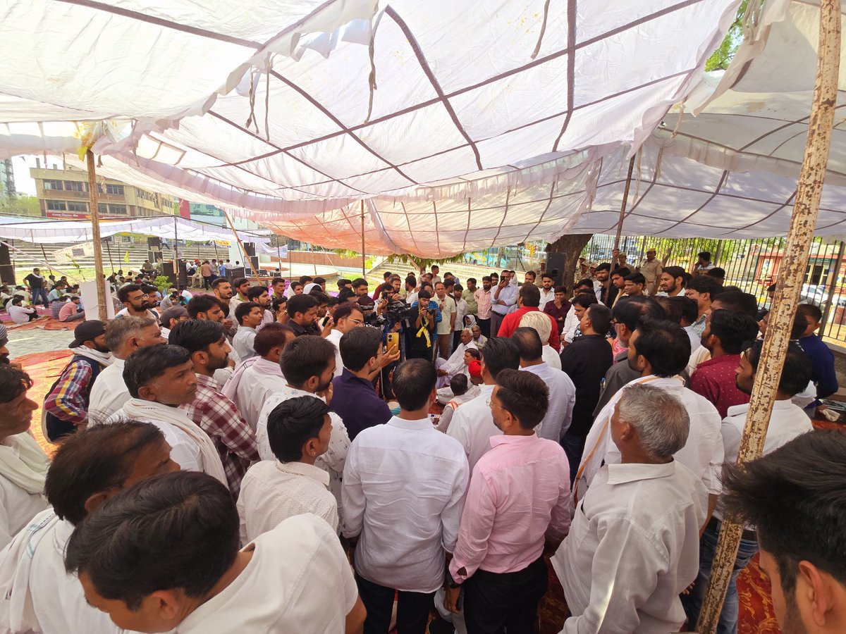 DoliThansingh's tweet image. कटेवा नगर,गुर्जर की थड़ी जयपुर प्रकरण में शहीद स्मारक ,  पर ही महिलाओं के सम्मान में माली/ सैनी समाज द्वारा किए जा रहे आंदोलन में रालोपा सुप्रीमो श्री हनुमान बेनीवाल के साथ सम्मिलित हुआ , राष्ट्रीय लोकतांत्रिक पार्टी सदैव पीड़ितों के साथ खड़ी है |
#RLPRajasthan #TeamHB #TeamRLP