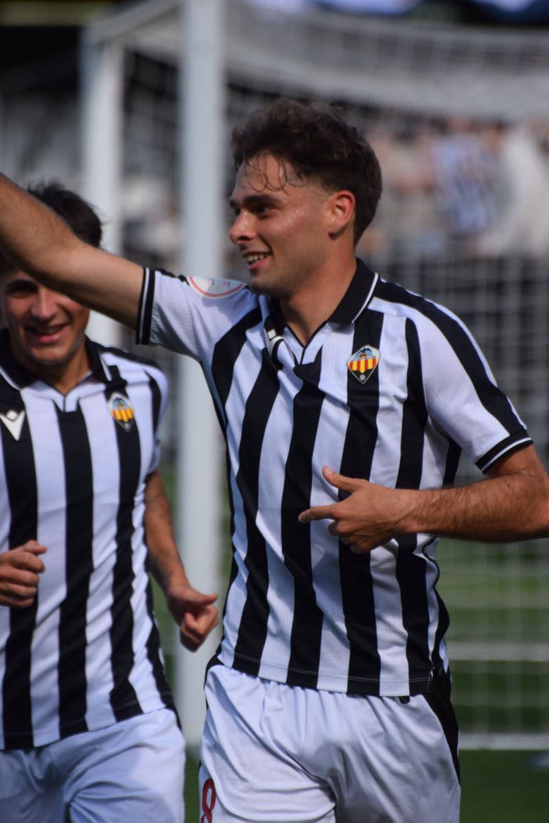 CDCS_Academy's tweet photo. La temporada de Mauro Costa está siendo impresionante

9⃣ Goles
5⃣ Asistencias

#PPO👂 https://t.co/lBkmR1IMk1