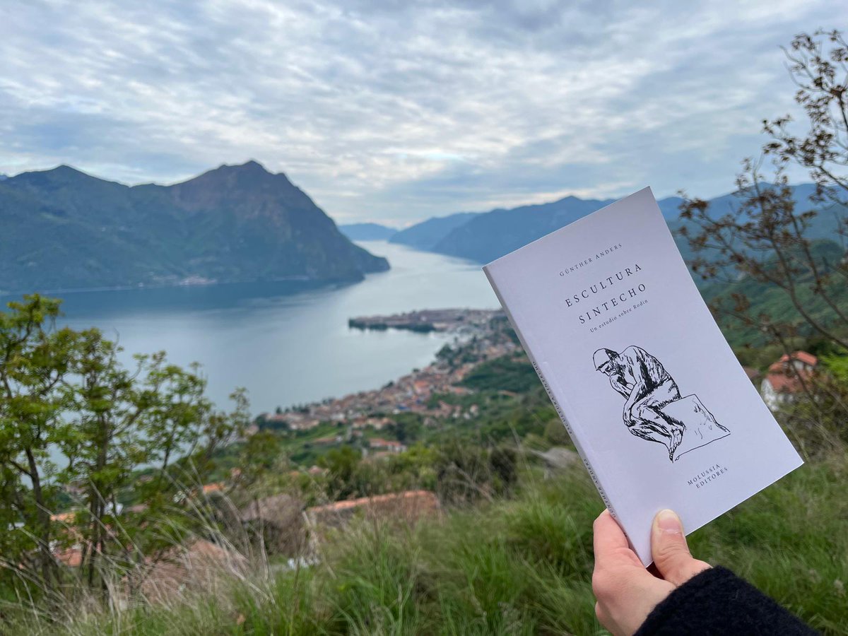 Molussia Editores (@molussiaed) on Twitter photo Dos lectores italianos nos envían esta foto desde el Lago d'Iseo (Lombardía, Italia):
"Weekend sul Lago d'Iseo in ottima compagnia con il libro di <a href="/GuntherAnders1/">Günther Anders</a> 😍😍 Dos lectores italianos nos envían esta foto desde el Lago d'Iseo (Lombardía, Italia):
"Weekend sul Lago d'Iseo in ottima compagnia con il libro di <a href="/GuntherAnders1/">Günther Anders</a> 😍😍