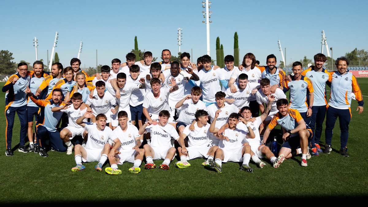 🏆 Alvaro Arbeloa’s Real Madrid U19 in the league this season:

• 29 Games
• 24 Wins
• 3 Draws
• 2 Losses
• 70 Goals Scored
• 13 Goals Conceded 

🔥 League Champions. <a href="/FabricaMadrid/">Real Madrid Fabrica</a>