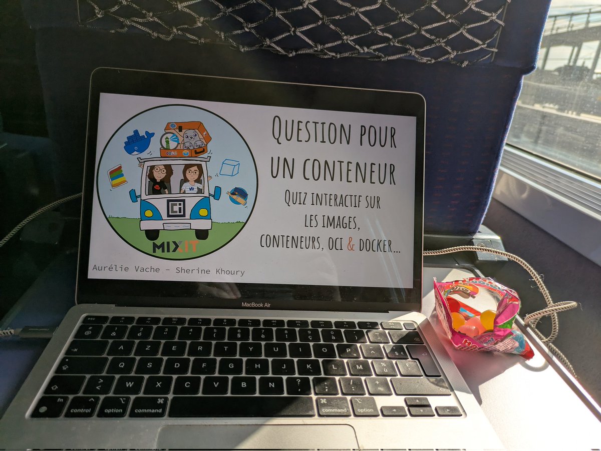 Après un enchaînement de conférences et une semaine de vacances, en route depuis 7h30 🙂
Ce sera ma 1ere fois en tant que speakeuse à MixIT 😊

RDV demain pour "Question pour un conteneur" 🐋

Malheureusement <a href="/srinerine/">sherine khoury</a> ne sera pas là 😭😭😭 mais j'essaierai d'etre à la hauteur🥰