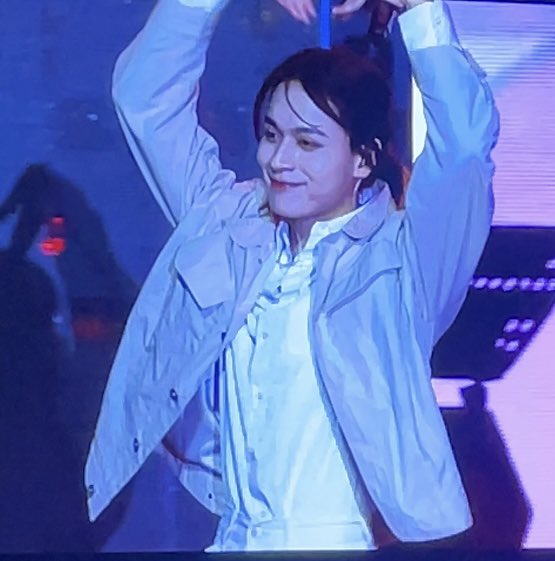 IlaganCessy's tweet photo. Heart heart from toto 🐼🫶

#HORI7ON #호라이즌 
@HORI7ONofficial https://t.co/P7AHFBBfOG