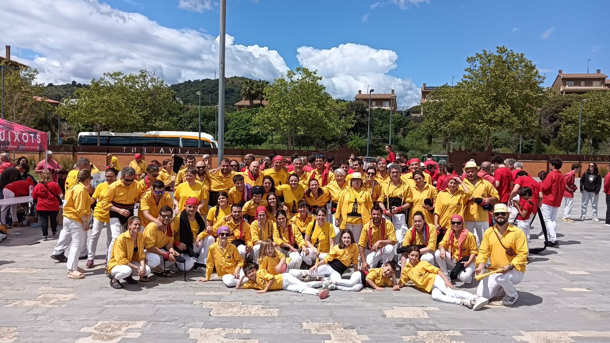 A la diada d'ahir a Malgrat de Mar vam descarregar:
Pilar 4 d'entrada 
3de 6 amb agulla
3de6
4de6
Pilar de 4 de sortida
Moltes gràcies al públic i a <a href="/maduixots/">C. C. de l'Alt Maresme i la Selva Marítima</a> i <a href="/ccerdanyola/">Castellers de Cerdanyola</a> per l'ajuda a les pinyes!

Vam gaudir molt amb vosaltres!
Vam portar els Pallars al Mar.
<a href="/CastellsCat/">Coordinadora de Colles Castelleres</a>