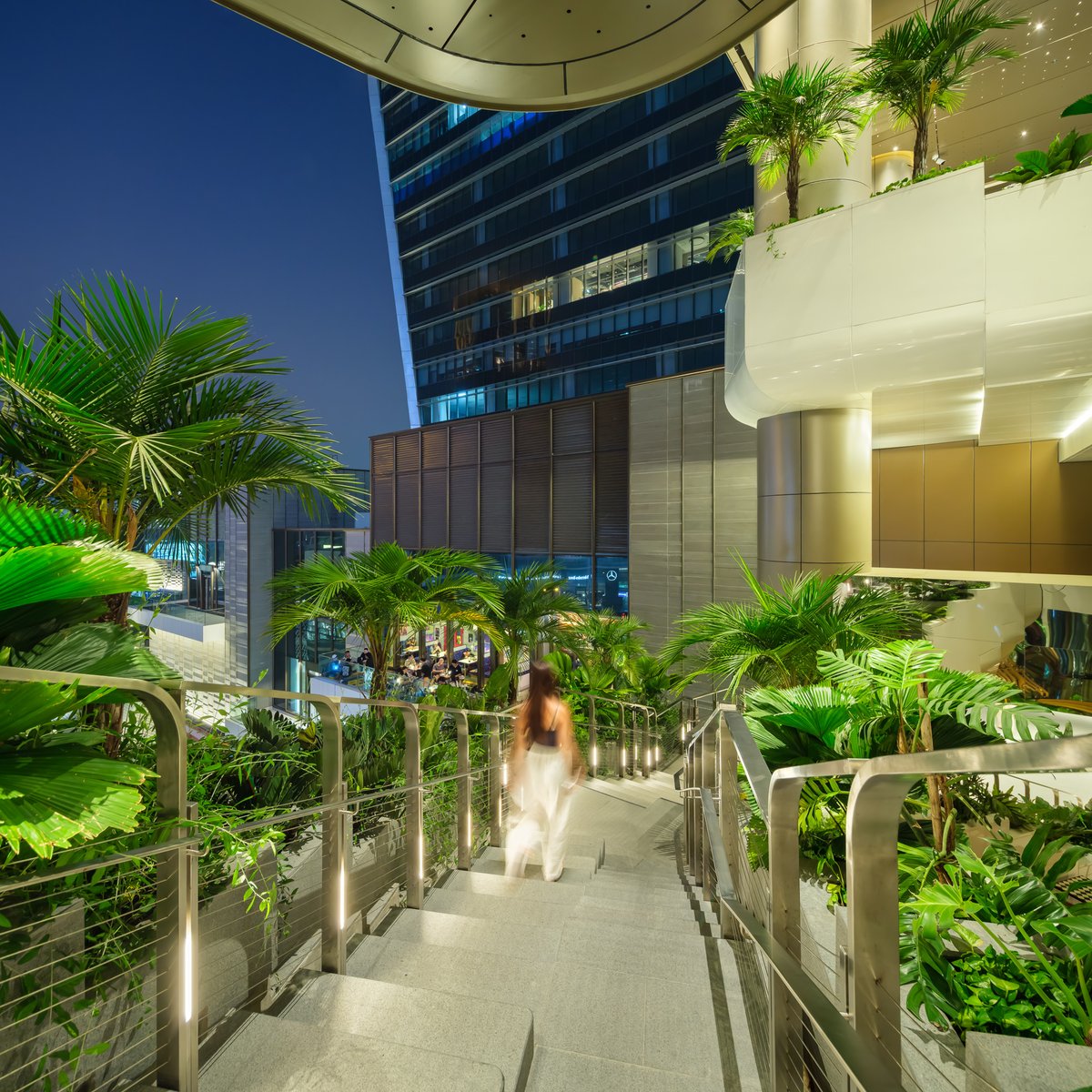 lead_8's tweet photo. The Parade at @One_Bangkok – Explore Lead8’s retail architecture and façade design that embraces nature and biophilia to transform the urban experience!
Read more:
https://t.co/9s4O8cvjTN
#OneBangkok #Thailand #Retail #RetailArchitecture #Lead8 https://t.co/jBSp7ehSWS