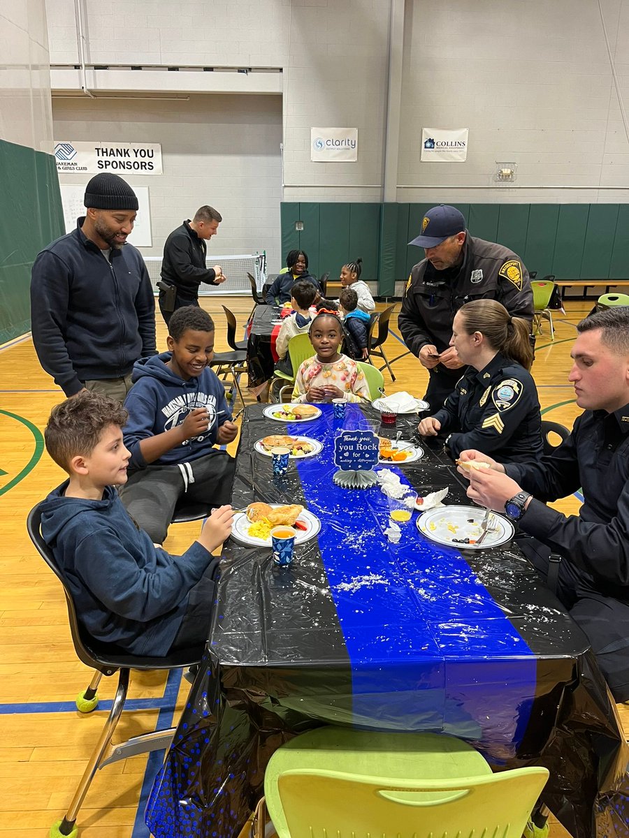 FPDCT's tweet photo. The Wakeman Boys &amp; Girls Club First Responder Breakfast was a hit! 
We had a great time connecting with the kids, answering their questions about policing, and sharing what it means to serve our community.

#FirstResponderBreakfast #WakemanBGC #FairfieldPolice #KeepFairfieldSafe https://t.co/lrk6XTXuK1