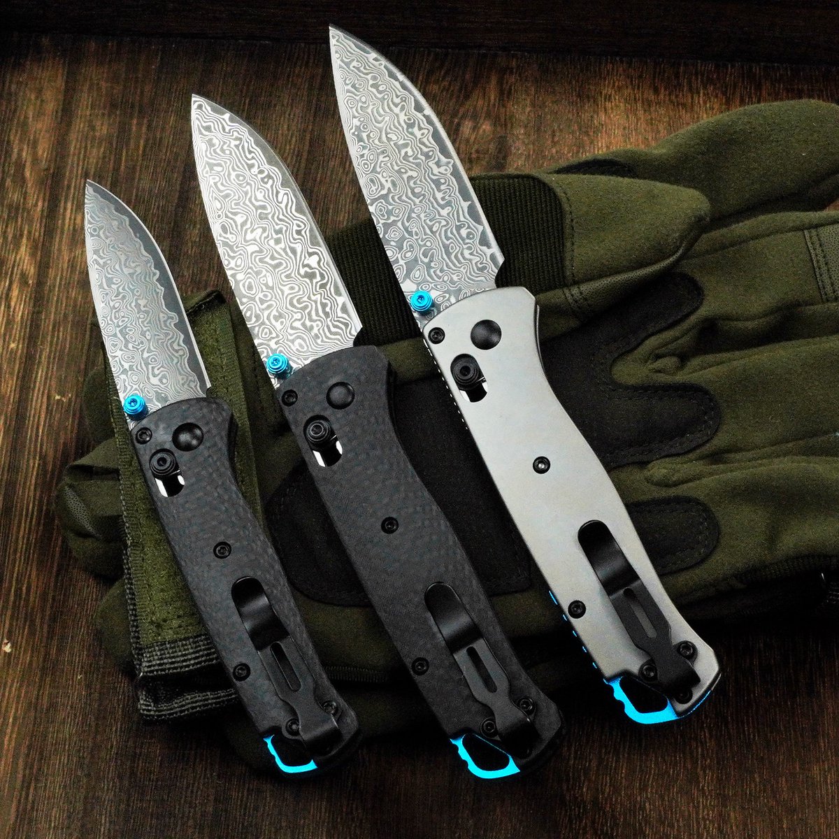 SunlongKnives's tweet photo. 🔥 Monday's Blade Drop:
Introducing our classic EDC knife with both titanium and carbon fiber covers, and a Damascus steel blade. A must-have for EDC enthusiasts.
#EDC #DamascusSteel #KnifeLife #PocketKnife #EverydayCarry #BladeDrop https://t.co/J7fPp70V8H