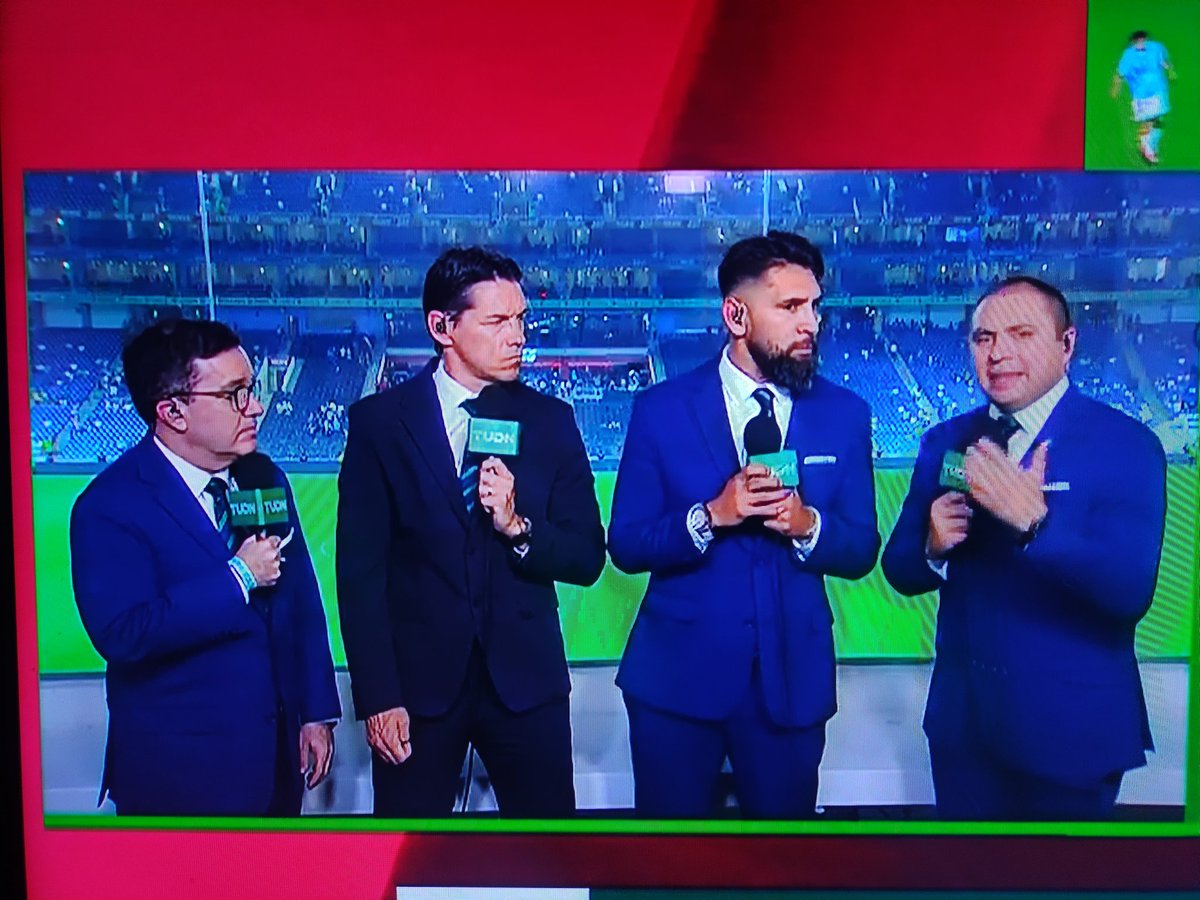 dnk_angel's tweet photo. @Pellomaldonado Quitenle el micro y metan al portero histórico del Tijuana 😂 https://t.co/aa921TApMt
