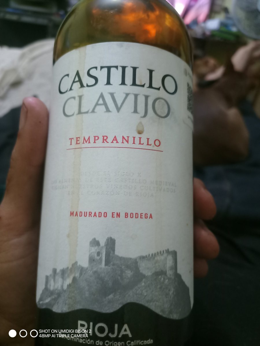 JRRANGEL23's tweet image. Pues como mi querido @2002Vinos y el @elchefherrera ya se les alocó y acá ya cerramos y no abrí ningún vino en mi cumple ... Pues salud!!
Gracias por el regalo Paty!!🙏
