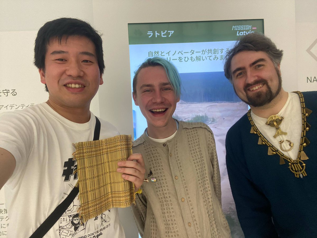 ウギス tweet media