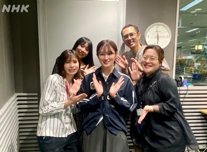 nhk_nagano's tweet photo. ＃ゆる信 ワイド（R1・ラジオ第1）
先月全国へ放送したドラマ
「ロンリーカメラ」制作秘話でした📷
主人公の声を演じた #高月彩良 さんに
演じる上での工夫など伺い、
さらにディレクターも交え収録現場の裏話も！
高月さんの明るい人柄も感じられます✨
↓聴き逃し配信中↓
https://t.co/dPL3Yjk0bp https://t.co/32u26UUL3N