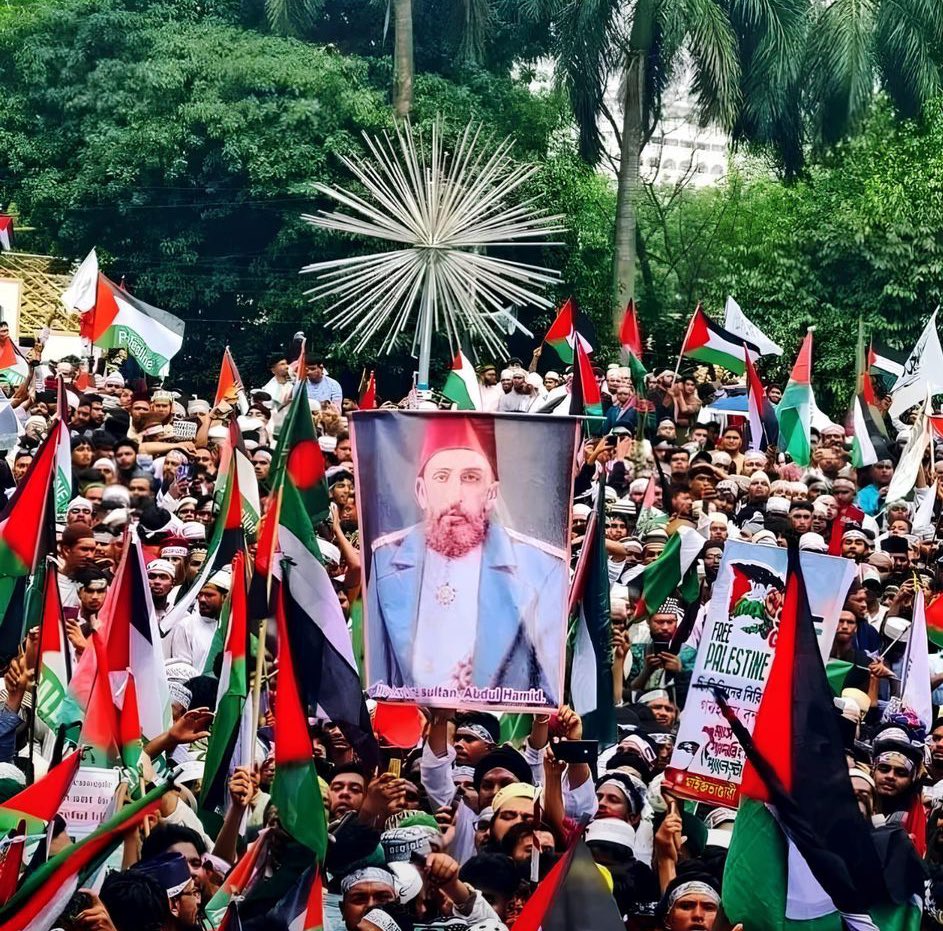 Dünya İslam'ı arıyor 
İslam alemi de halifesini