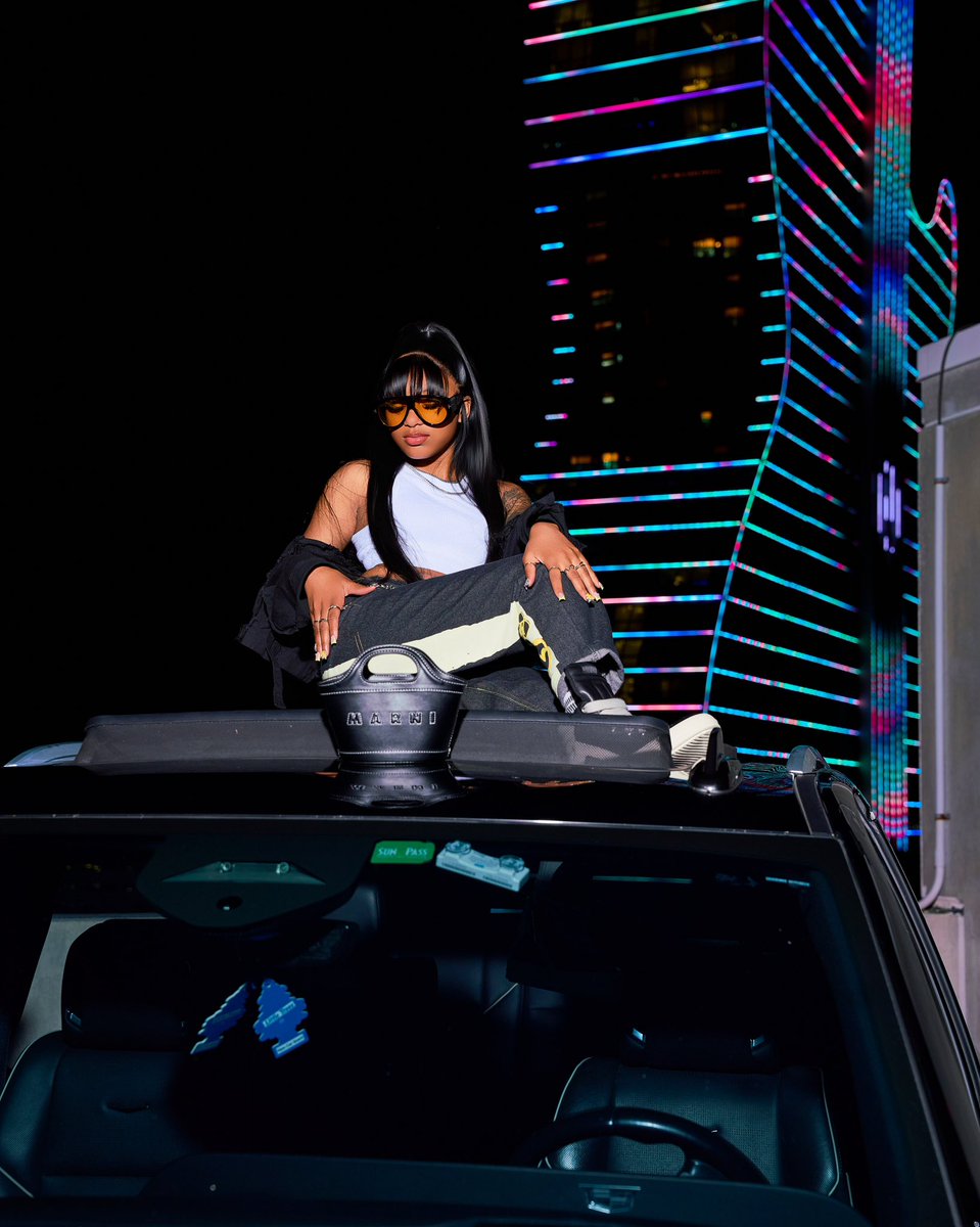 finstofkk's tweet image. i can’t get over my pictures 🥹😍 #gradbash #sexy