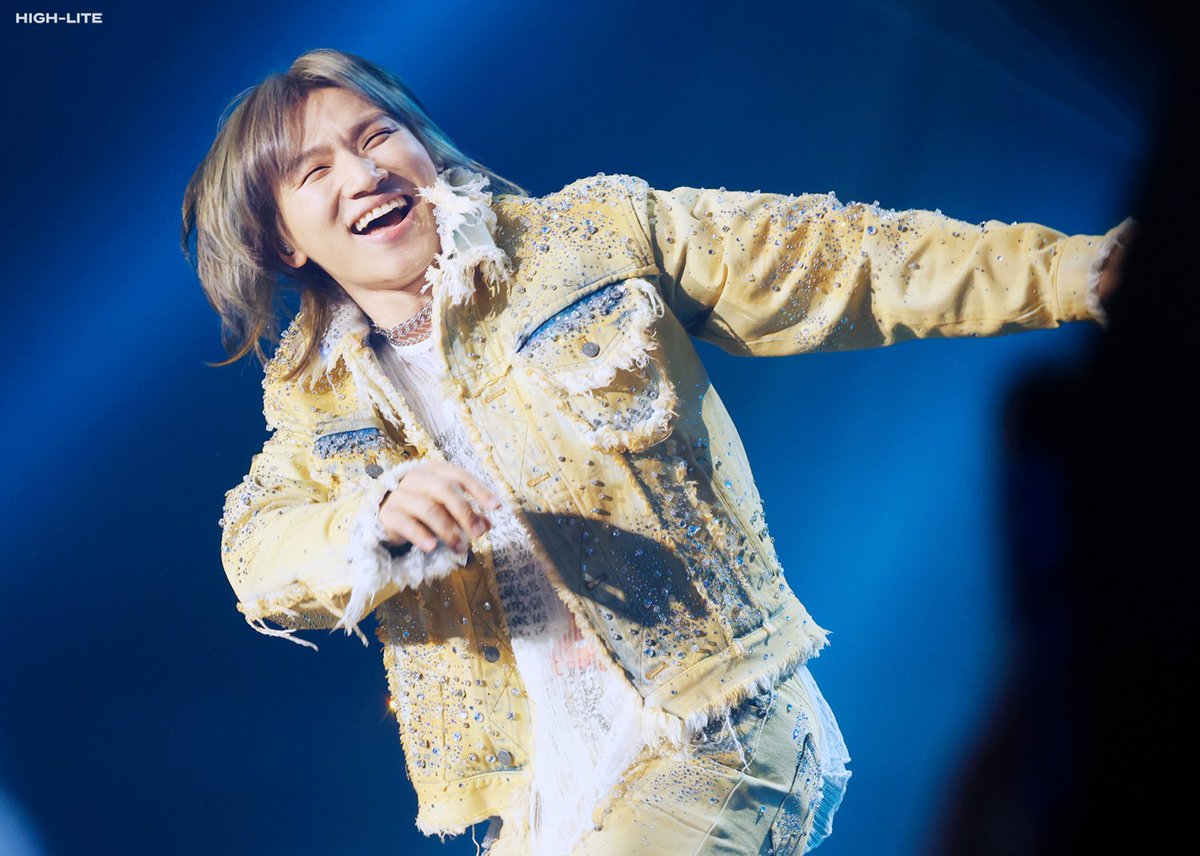High__Lite's tweet photo. 250426 D'sWAVE IN SEOUL

우리들의 추억 일기장을 다시 채워나가자💌

#대성 #DAESUNG #DLITE #テソン #DsWAVEinSEOUL 
@d_lable https://t.co/8hrqmaze1d