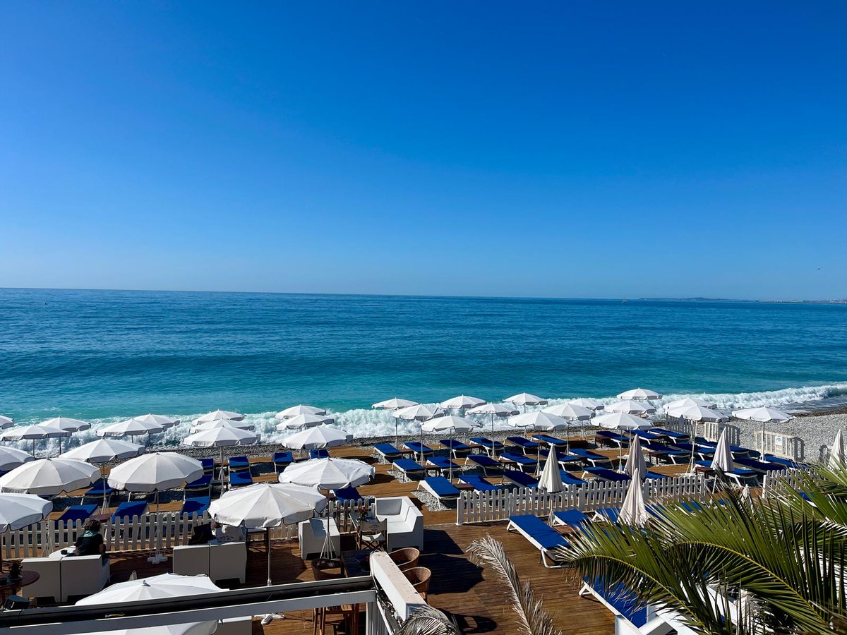 [ #CotedAzurFrance - #Plage ]
Le soleil cette semaine sera au rendez-vous, avec le <a href="/BeauRivageNice/">Beau Rivage Nice</a> ! <a href="/VisitCotedazur/">Côte d'Azur France</a> <a href="/ExploreNCA/">Explore Nice Côte d'Azur</a>