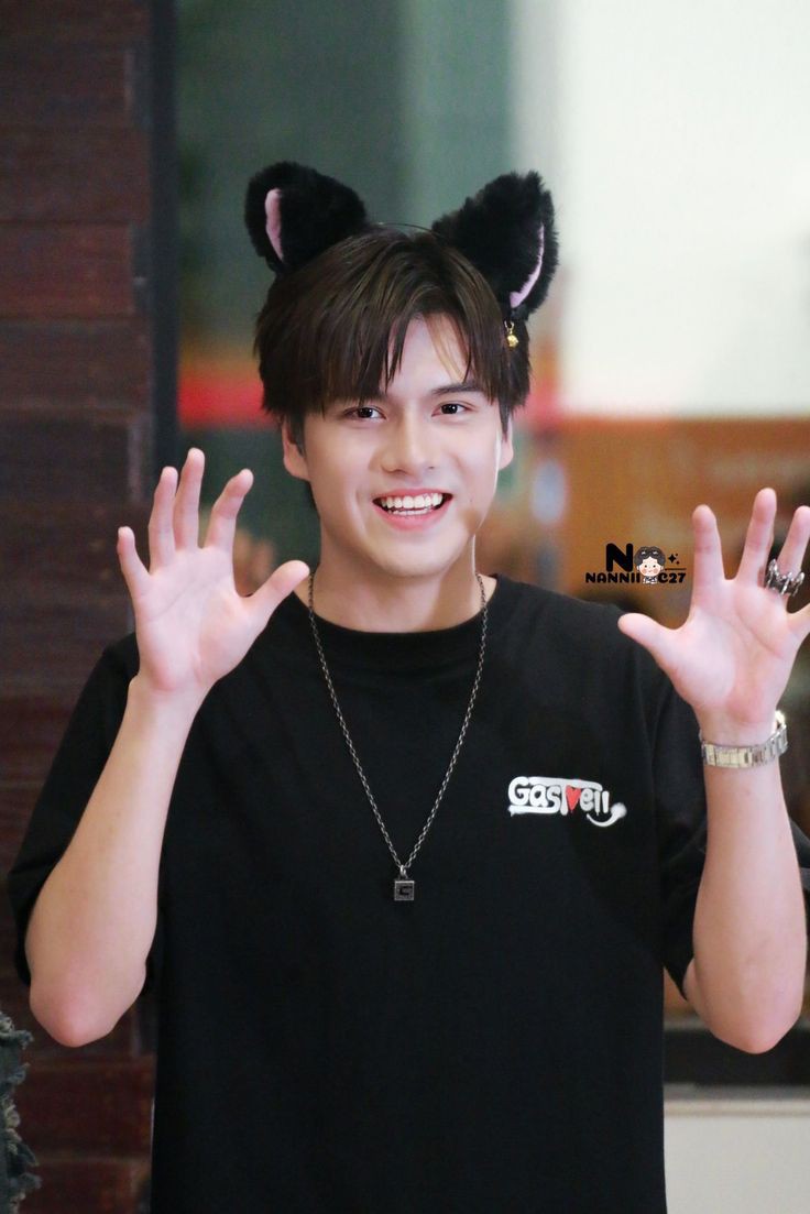 ThitWin32953's tweet photo. Always smile our strong marc🏀
May you be always happy
Love you3000💗💞🧡#WeLoveMARCMC #marcmc #marcnatarit @formarcpoon. @with_poon85075 https://t.co/4021fihsbu
