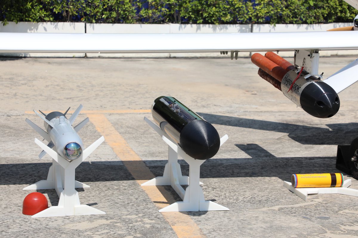 aag_th's tweet photo. 🇹🇭AAG_th บันทึกประจำวัน: #ATIL และ #DTI ไทยสาธิตเฮลิคอปเตอร์ไร้คนขับ DP9A #UAV แบบใหม่   
https://t.co/jxQaJA8xXa
#Thailand #Defence @RTARF_PR #กองทัพไทย @DTIThailand DP18A #Aircraft #Unmanned https://t.co/yDiRe9DzaG