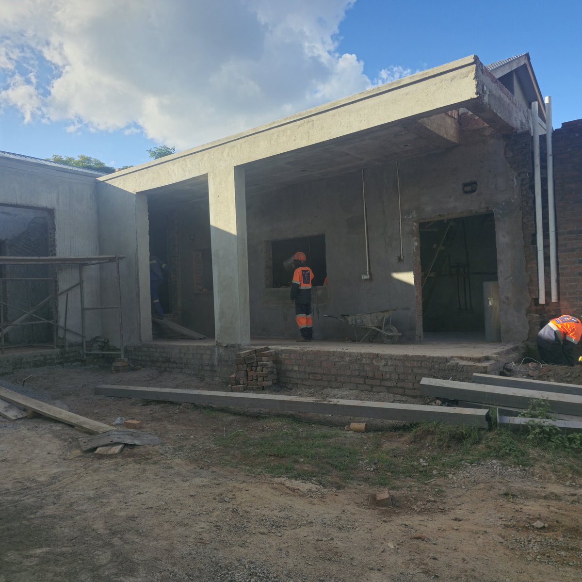 Bringing beauty into life. Our partnership project in Borrowdale Brooke estate.