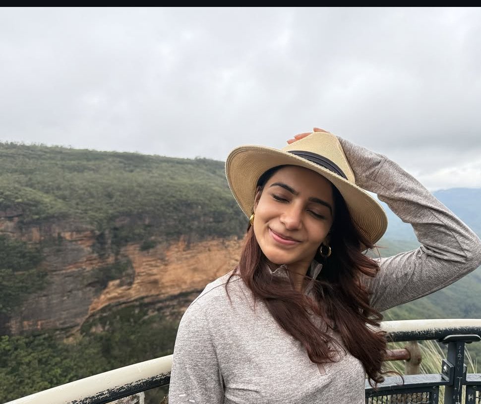 bazzingaaa_'s tweet image. You have no idea how much light you bring into my life just by existing. You’re not just a crush, you’re a whole universe I want to get lost in.
Happy Birthday @Samanthaprabhu2 I LOVE YOU🥹♥️
#HappyBirthdaySamantha