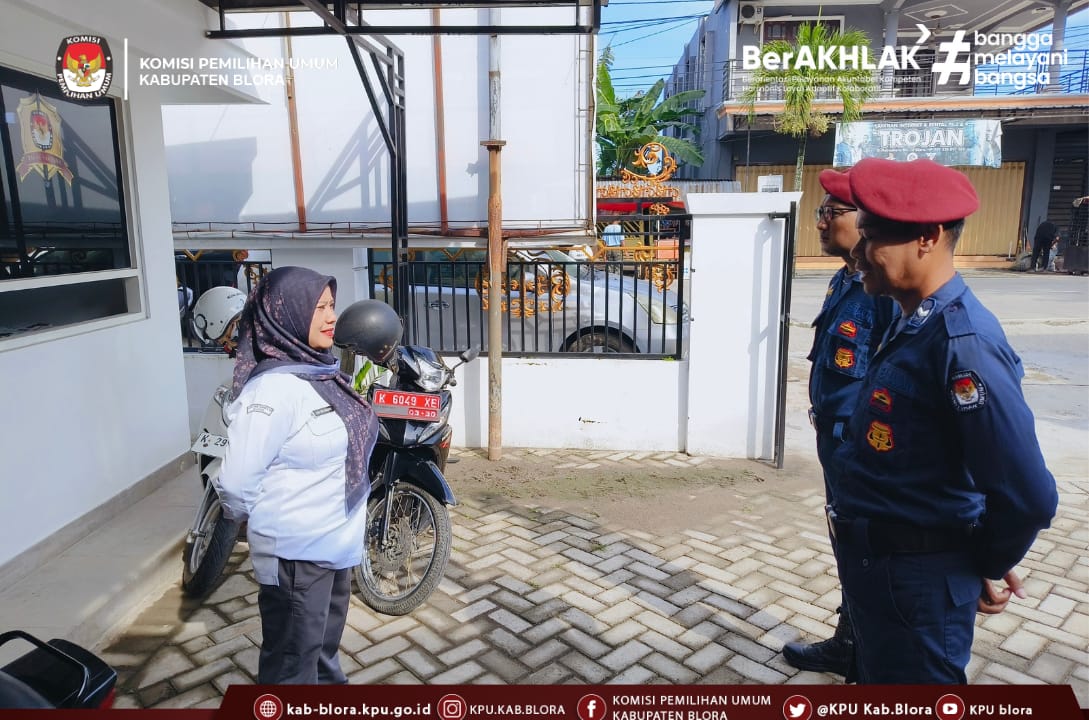 #TemanPemilih KPU Kabupaten Blora melaksanakan kegiatan Apel Rutin Hari Senin Pagi tanggal 28 April 2025. Kegiatan dilaksanakan di halaman KPU Kabupaten Blora dengan dipimpin langsung oleh Sekretaris KPU Kabupaten Blora sebagai Pembina Apel.